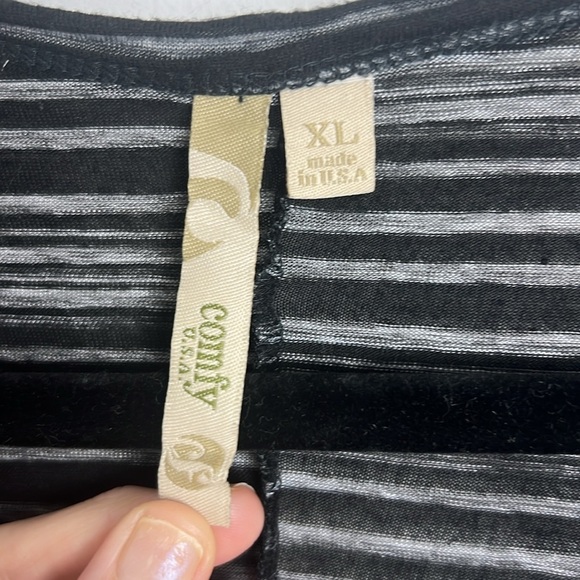 Comfy USA XL Black White Stripe Button Front Shark Bite Hem Tunic Top Lagenlook - Picture 8 of 9